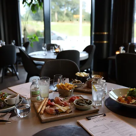 Clarion Air فندق